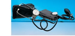 SFIGMOMANOMETRO ANEROIDE AD ALTA PRECISIONE CON FONENDOSCOPIO  BRACCIALE CON CHIUSURA IN VELCRO  CUSCINETTO IN GOMMA  SOFFIERIA COMPLETA DI VALVOLA - fitfarma.it