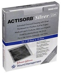 MEDICAZIONE IN CARBONE ATTIVO CON ARGENTO ACTISORB SILVER 10,5X10,5 CM 3 PEZZI - fitfarma.it