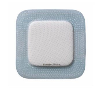 MEDICAZIONE BIATAIN IN SCHIUMA DI POLIURETANO CON BORDO ADESIVO IN SILICONE PER SACRO 15X19 CM 5 PEZZI - fitfarma.it